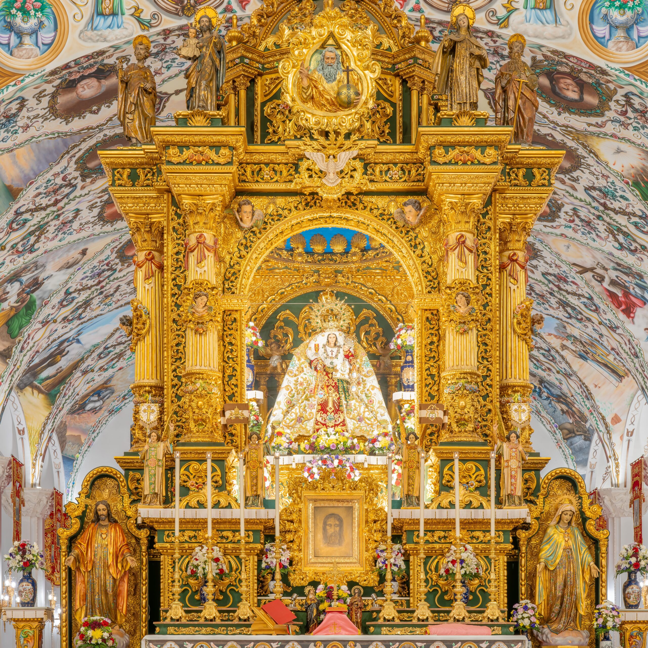 Odwiedź katedrę ›